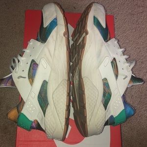 Nike Shoes - Nike Air Huarache Run Print Nike Shoes - Nike Air Huarache Run Print